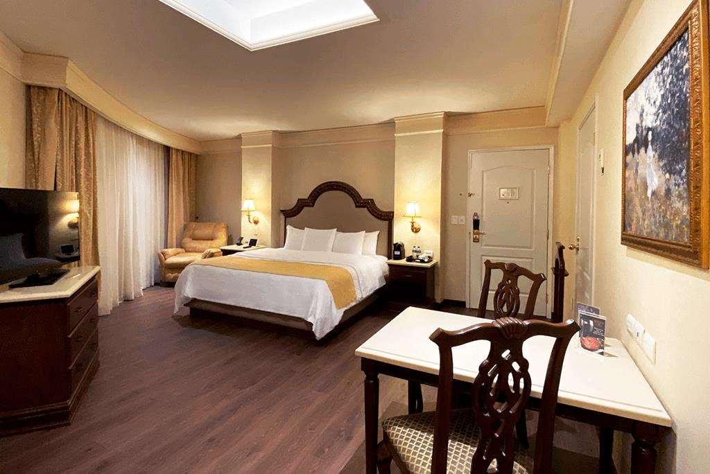 Safi Royal Luxury Valle San Pedro Garza Garcia Номер фото A typical room at the hotel