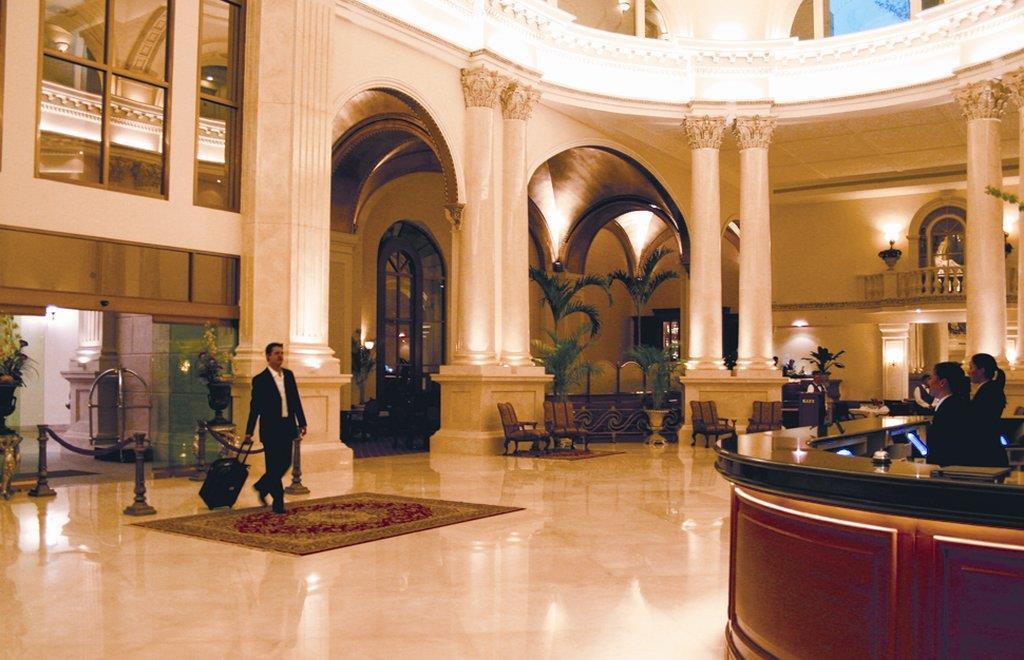 Safi Royal Luxury Valle San Pedro Garza Garcia Интерьер фото Lobby