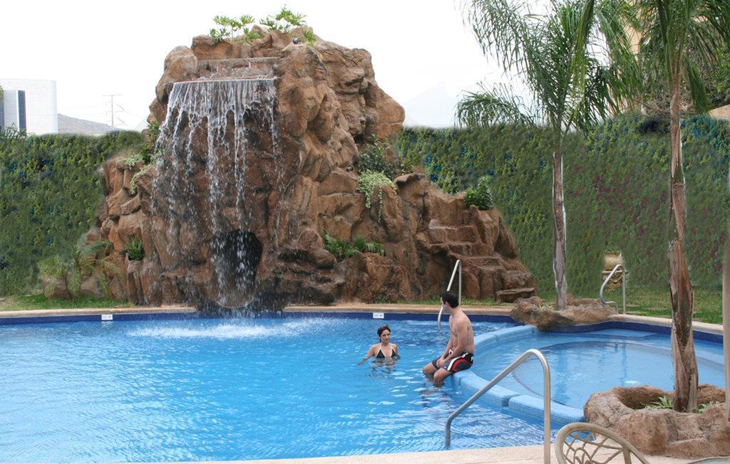 Safi Royal Luxury Valle San Pedro Garza Garcia Удобства фото A swimming pool in a hotel