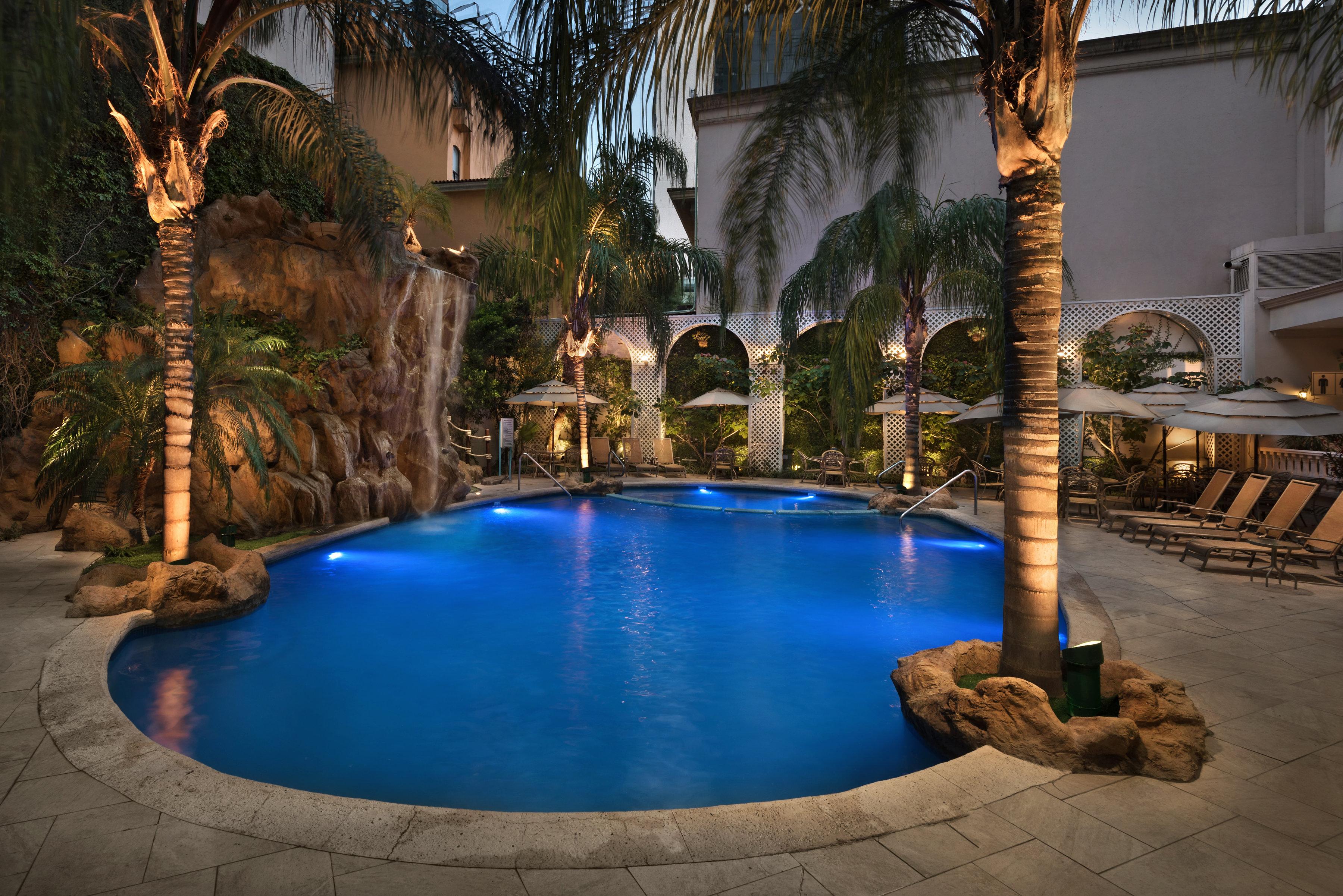 Safi Royal Luxury Valle San Pedro Garza Garcia Экстерьер фото The pool at the hotel