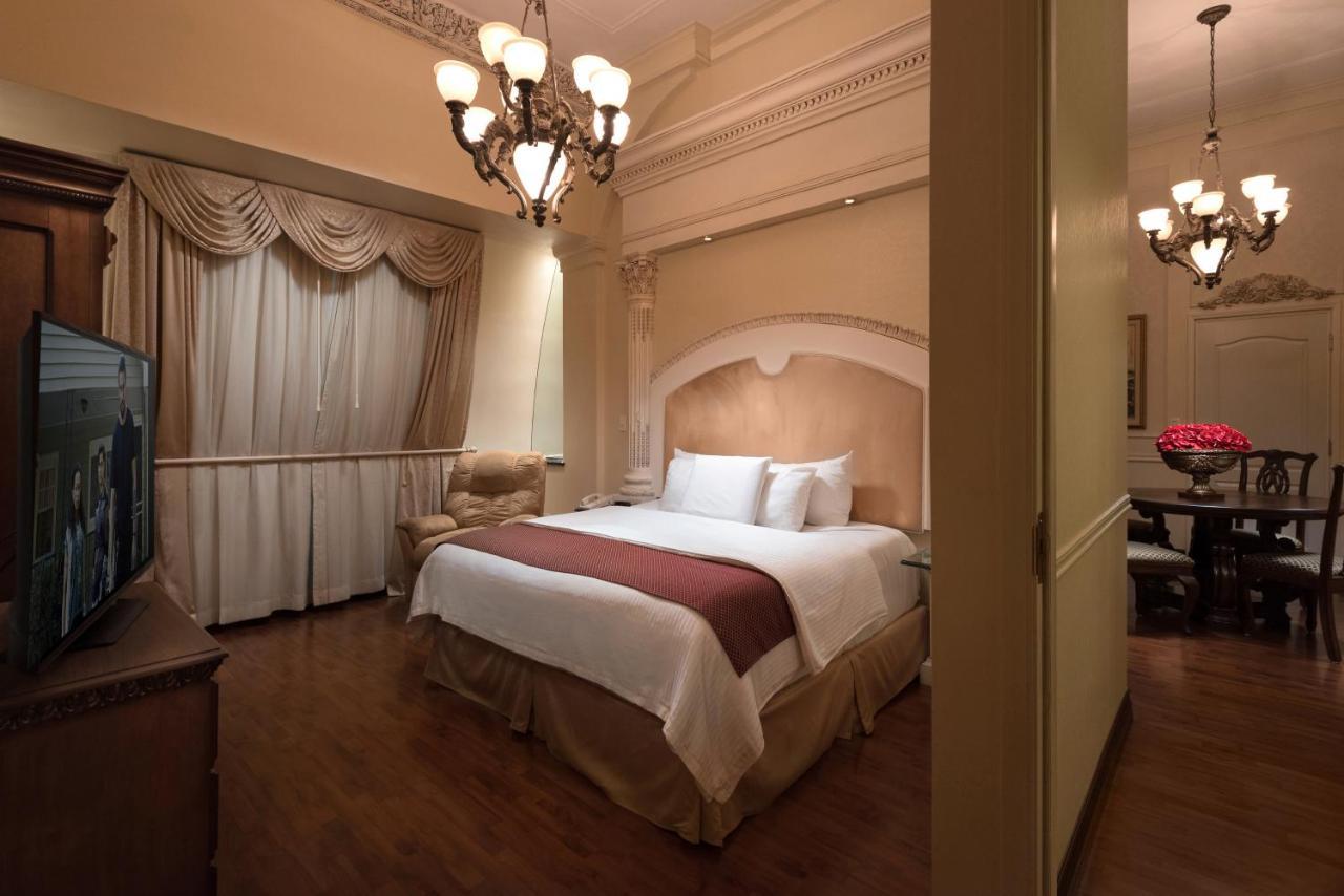 Safi Royal Luxury Valle San Pedro Garza Garcia Экстерьер фото A bedroom at the hotel