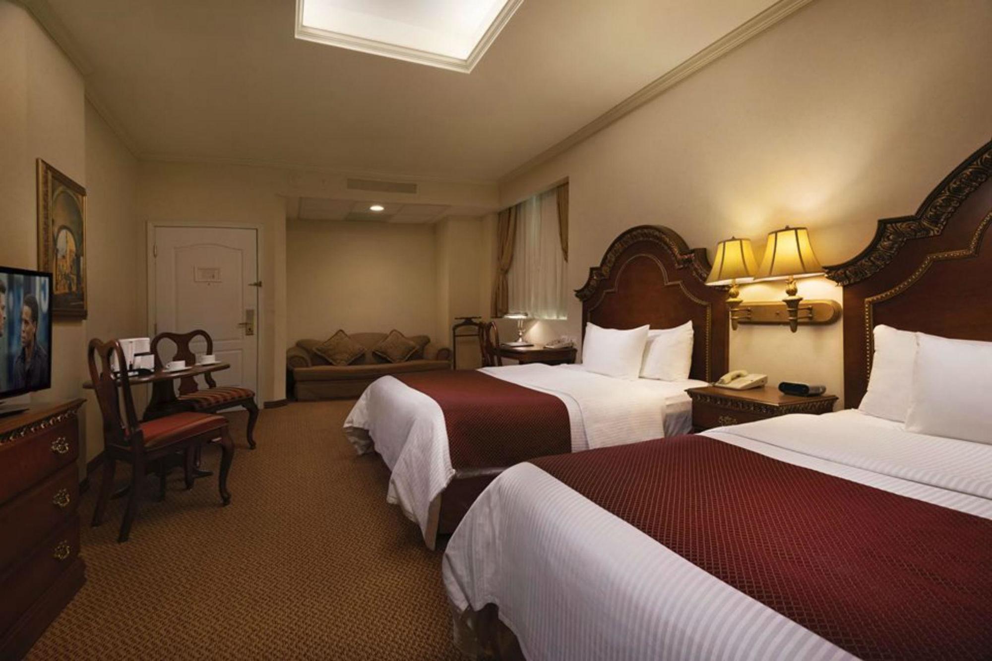 Safi Royal Luxury Valle San Pedro Garza Garcia Экстерьер фото A room at the Inn at the Opera