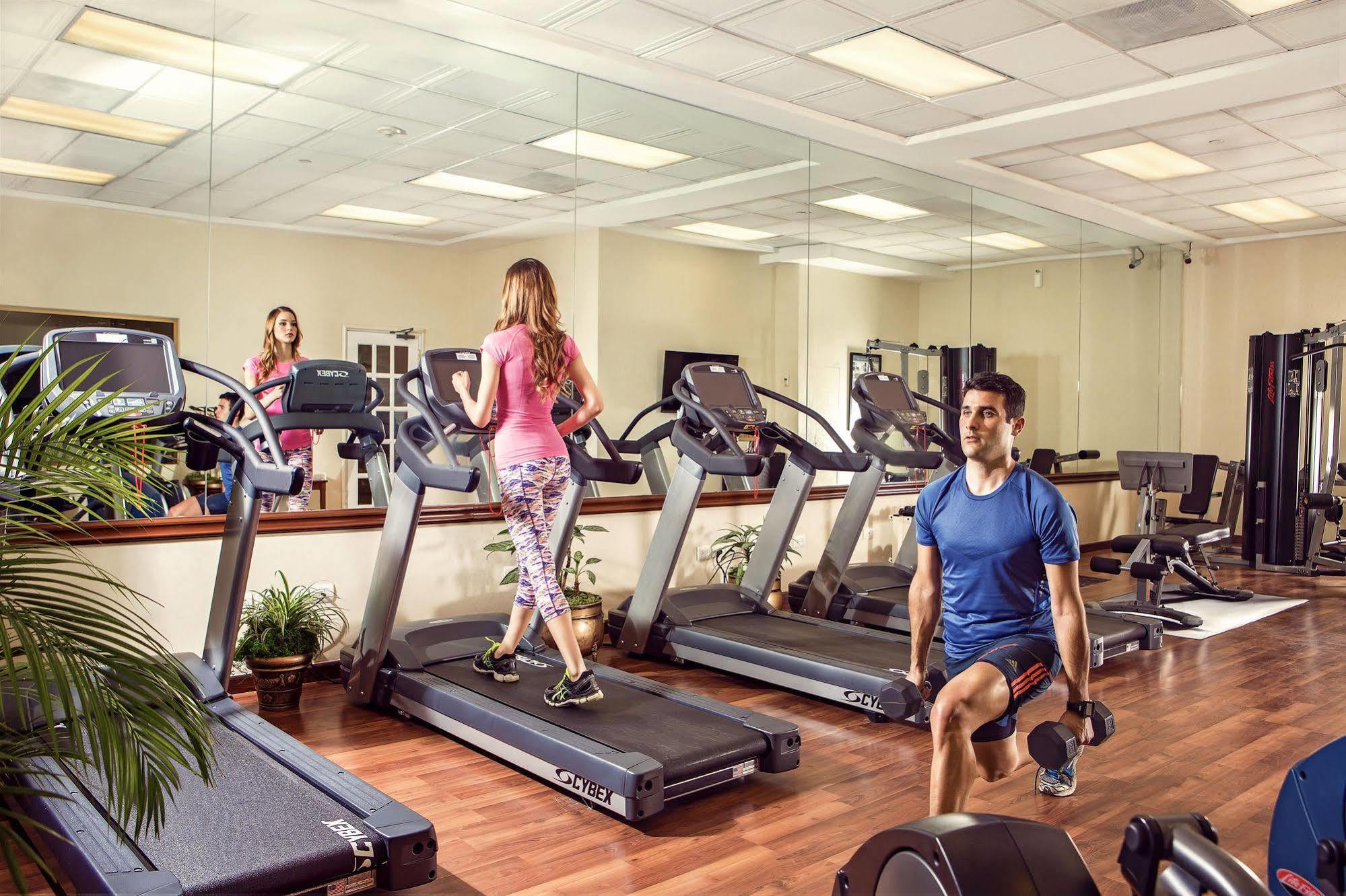 Safi Royal Luxury Valle San Pedro Garza Garcia Экстерьер фото A gym in the United States